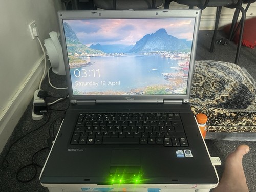 Fujitsu siemens amilo li2727 - amilo,